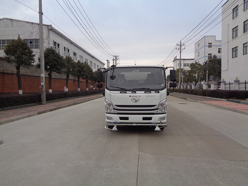 XZL5125GPSBEV型純電動(dòng)綠化噴灑車