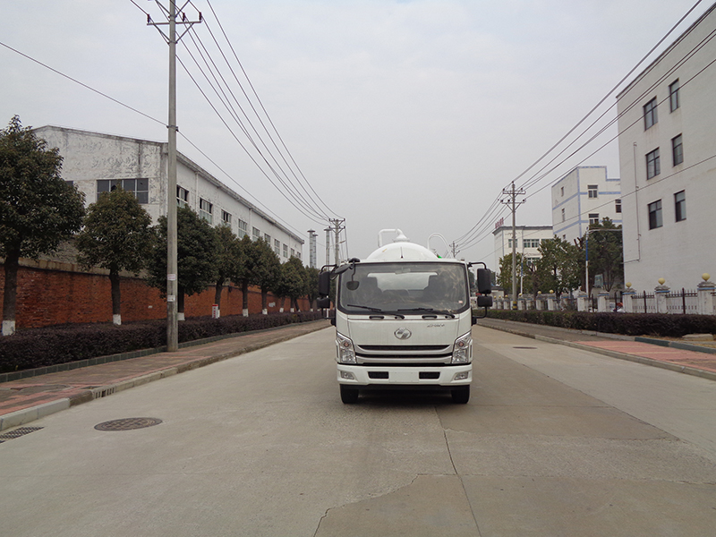 XZL5125GXWBEV型純電動吸污車